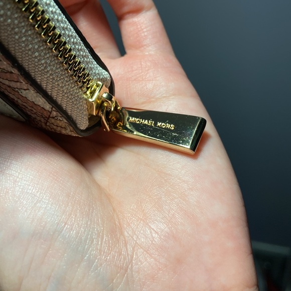 MICHAEL Michael Kors Jet Set Smoky Rose Compact Wallet - Picture 12 of 13